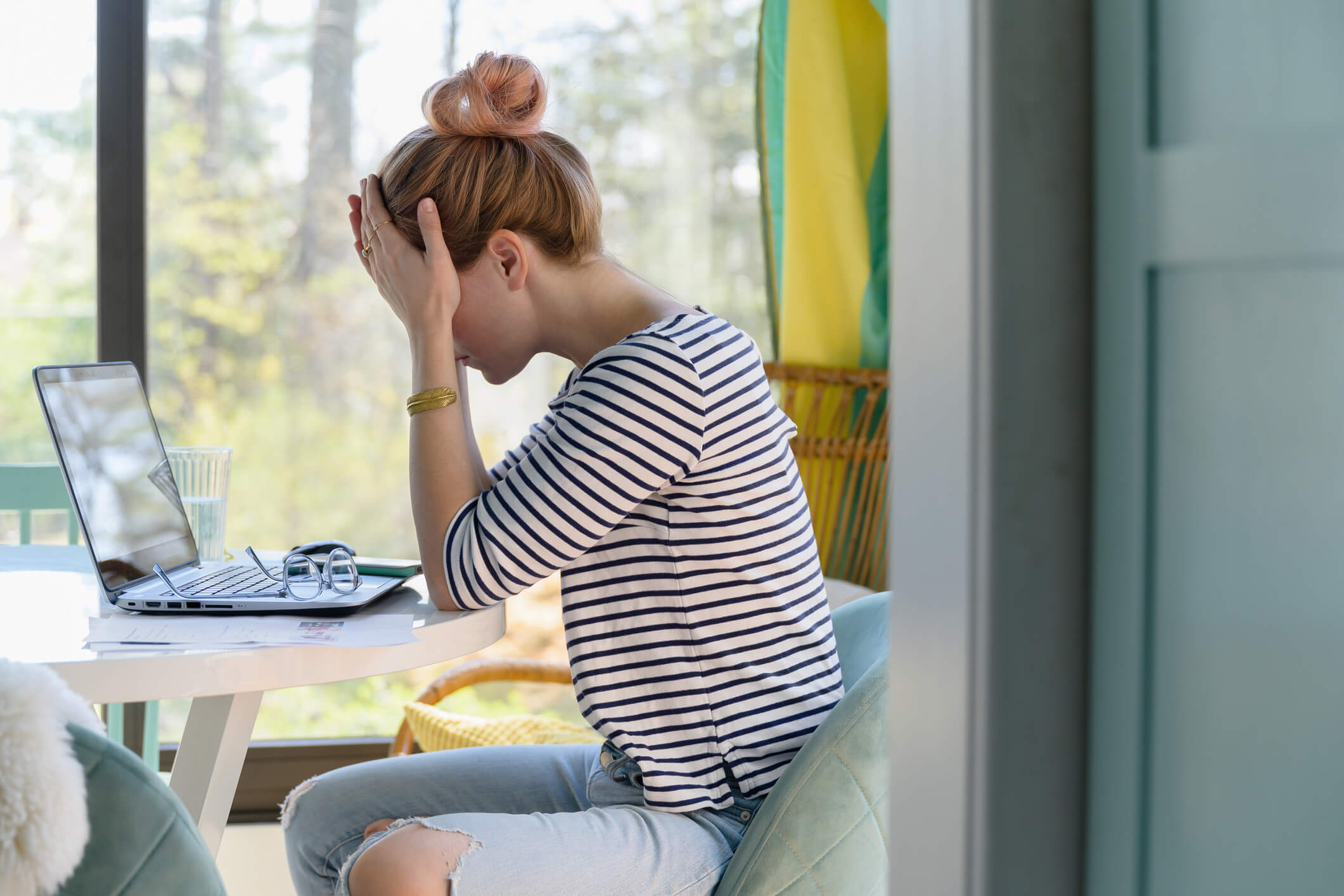 Symptoms of professional burnout syndrome. How to spot them in your employee?